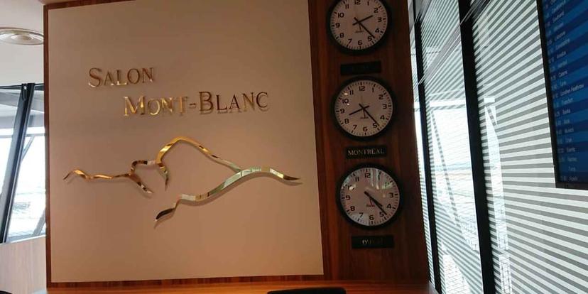 Salon Mont Blanc image 1 of 2