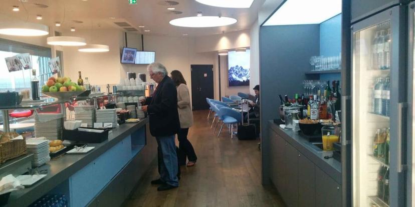 Austrian Airlines Business Lounge image 2 of 5