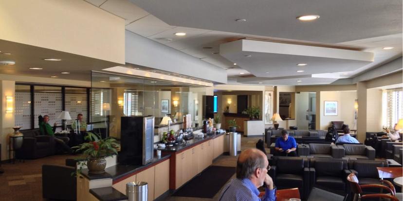 American Airlines Admirals Club (Gates A19-A21) image 3 of 5