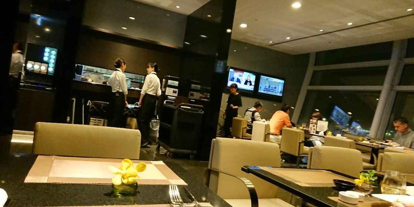 All Nippon Airways ANA Suite Lounge (Gate 110) image 4 of 5