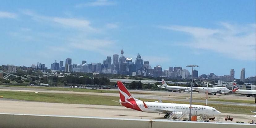 Qantas Airways International Business Lounge image 4 of 5