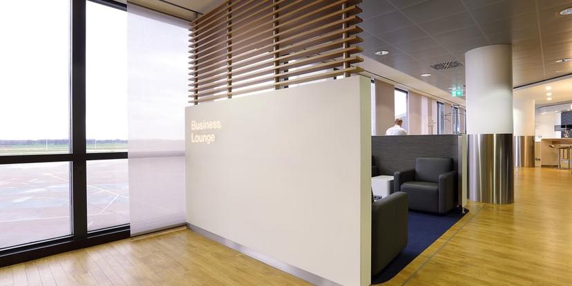 Lufthansa Business Lounge image 3 of 5