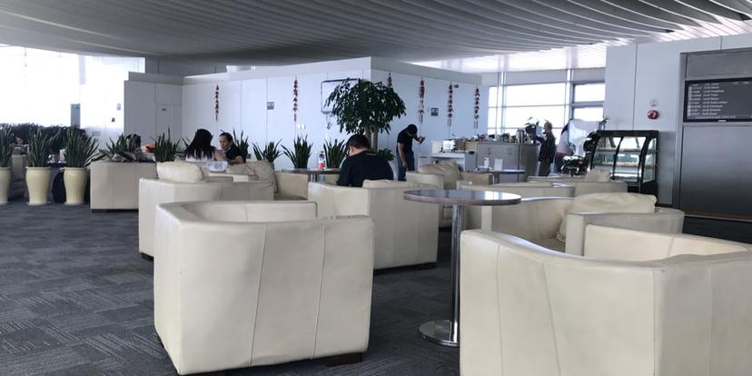 Hangzhou Xiaoshan Airport First Class Lounge image 3 of 5