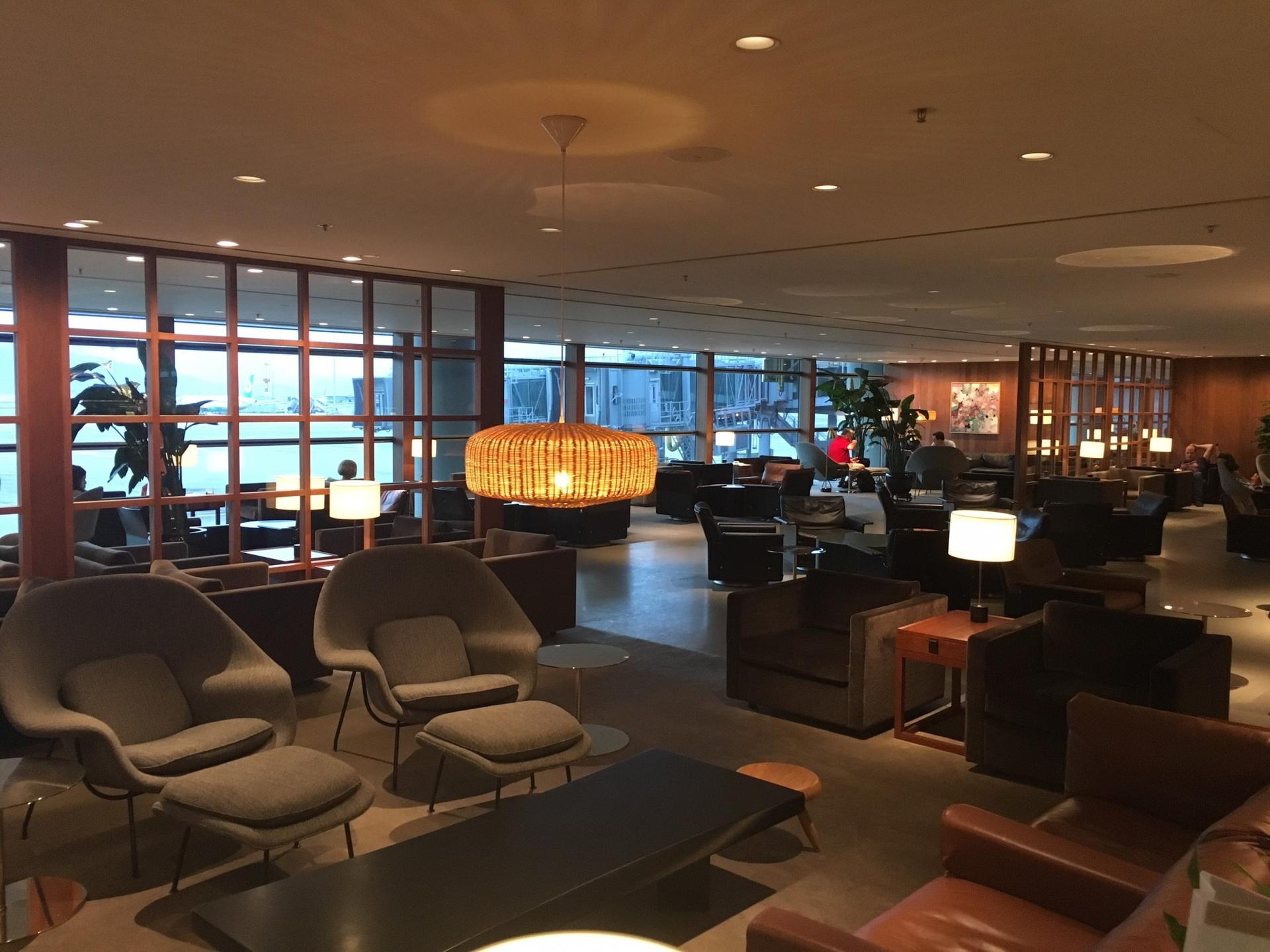 Cathay Pacific The Pier Business Class Lounge image 37 of 61