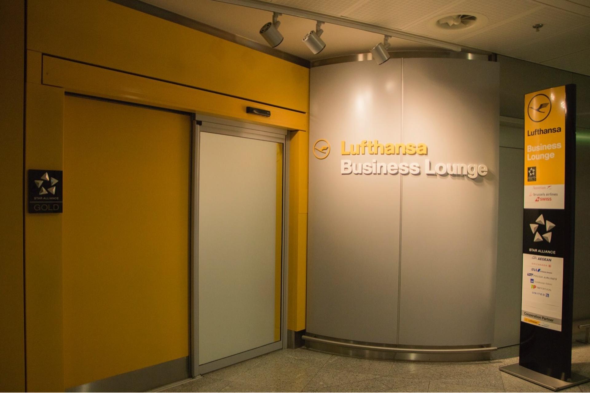 Lufthansa Lounge image 5 of 8