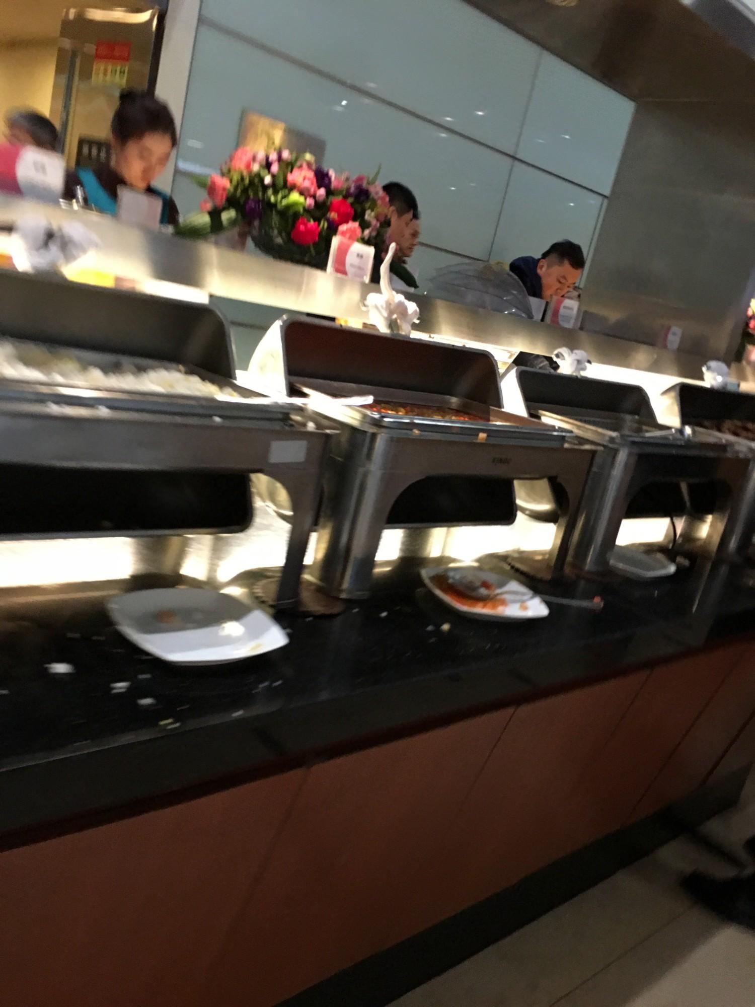 Air China Domestic Business Class Lounge image 2 of 6