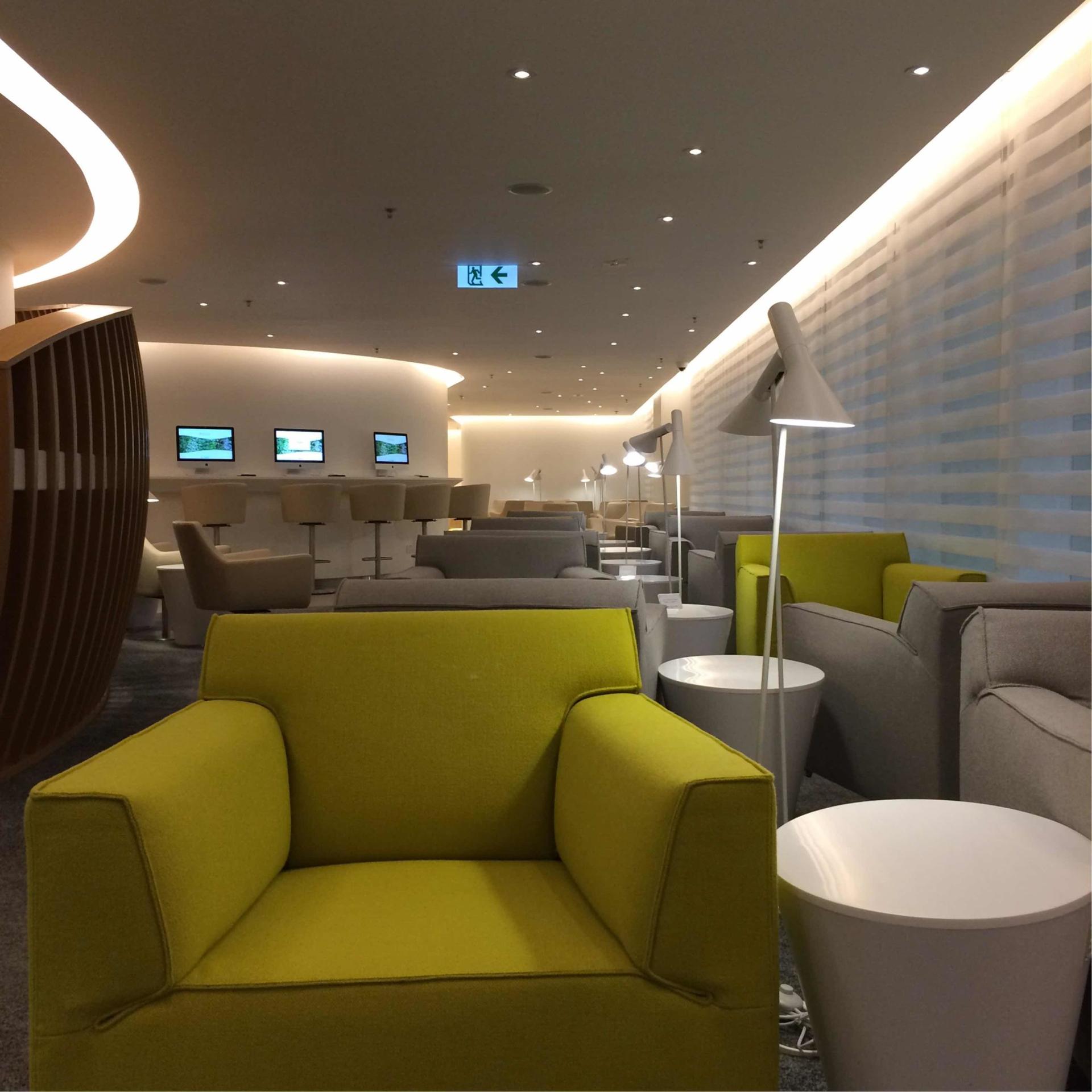 SkyTeam Lounge image 8 of 19