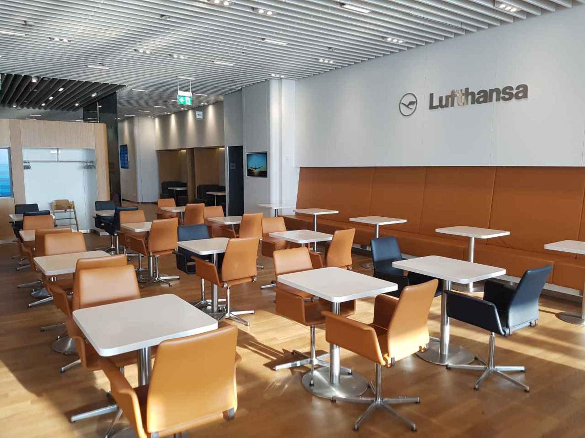 Lufthansa Senator Lounge (Non-Schengen) image 1 of 14