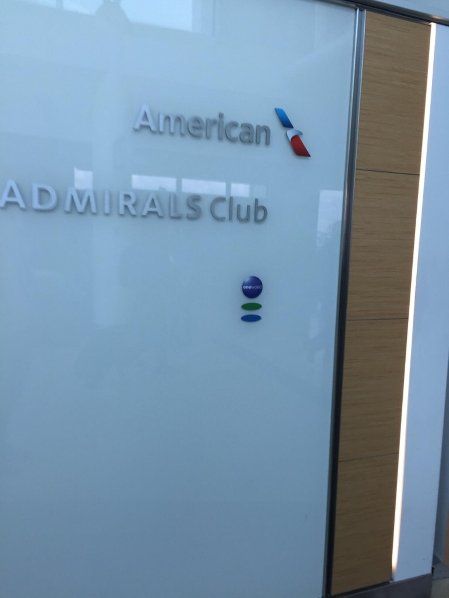 American Airlines Admirals Club image 40 of 50