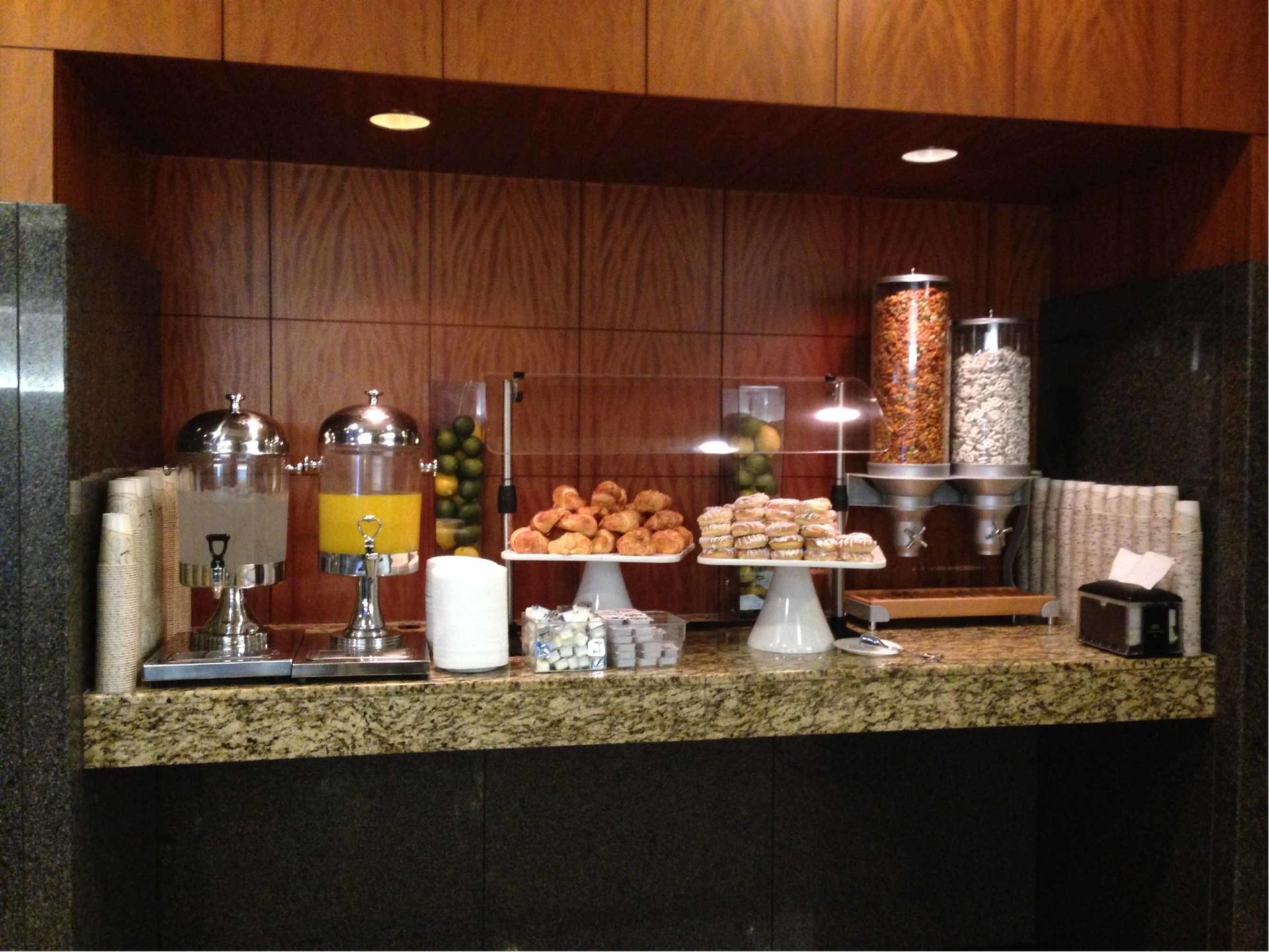 American Airlines Admirals Club image 15 of 50