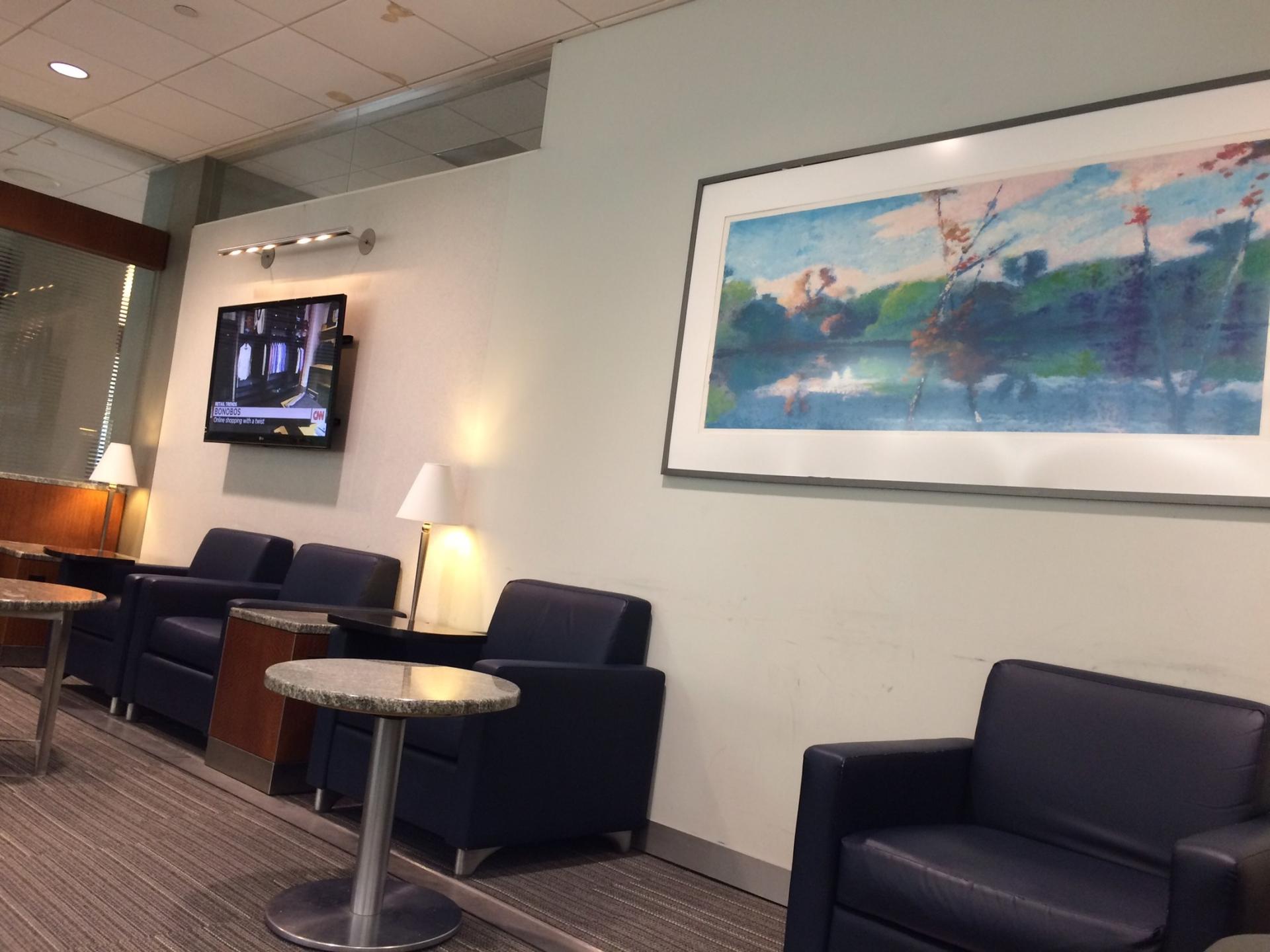 American Airlines Admirals Club image 23 of 48