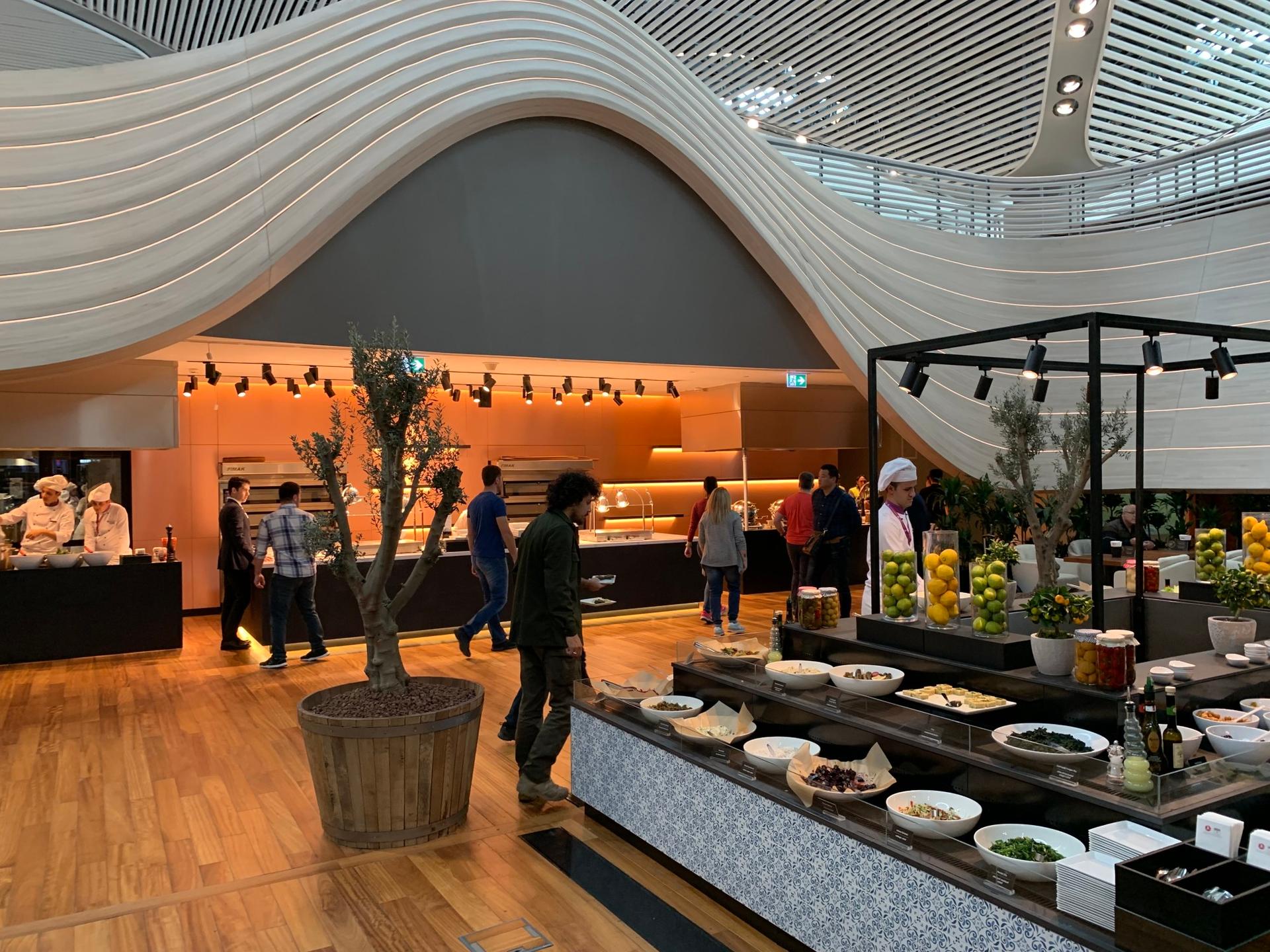 Turkish Airlines Business Lounge image 7 of 8
