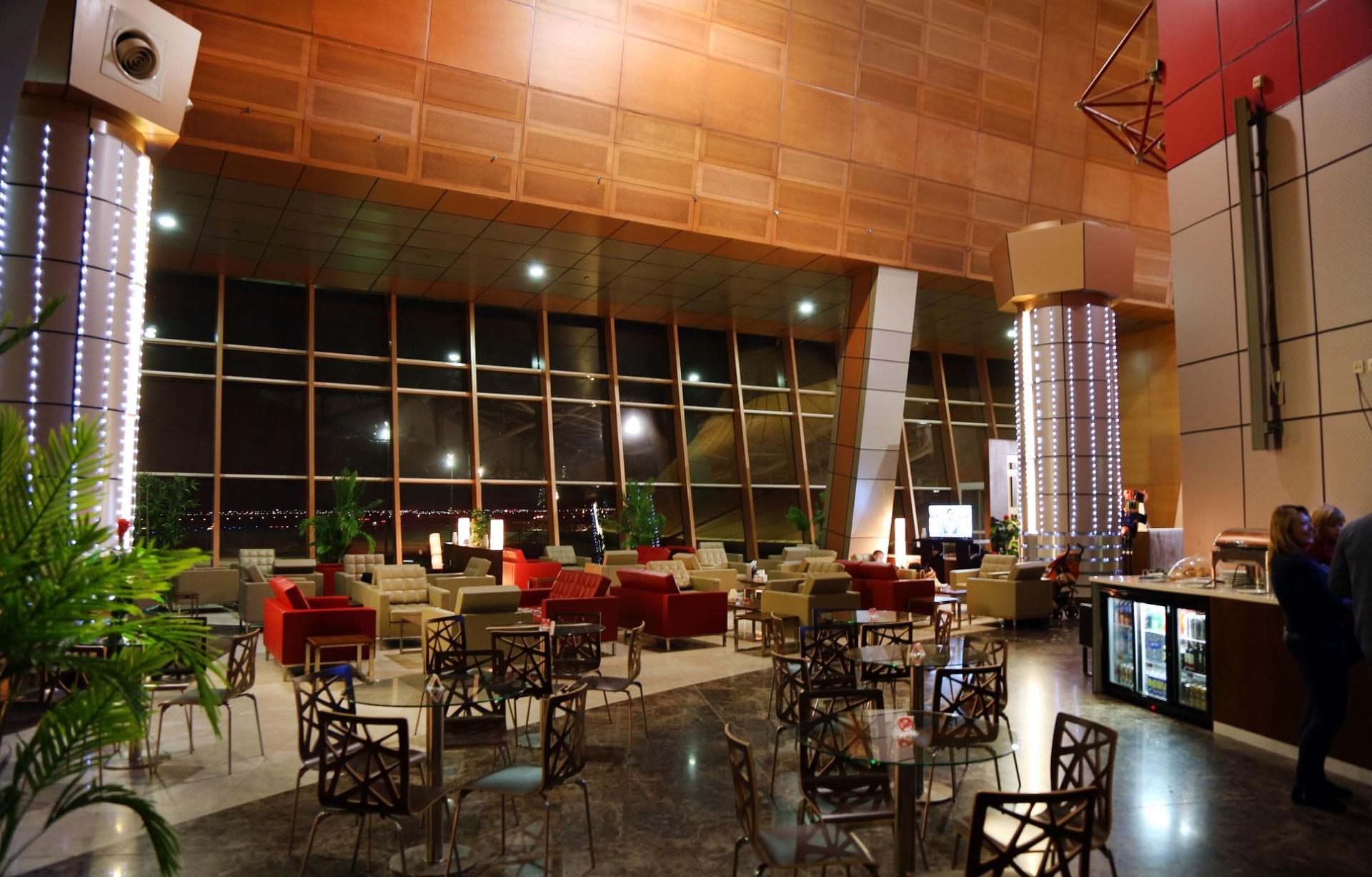 Pearl Lounge (Terminal 1) image 5 of 6