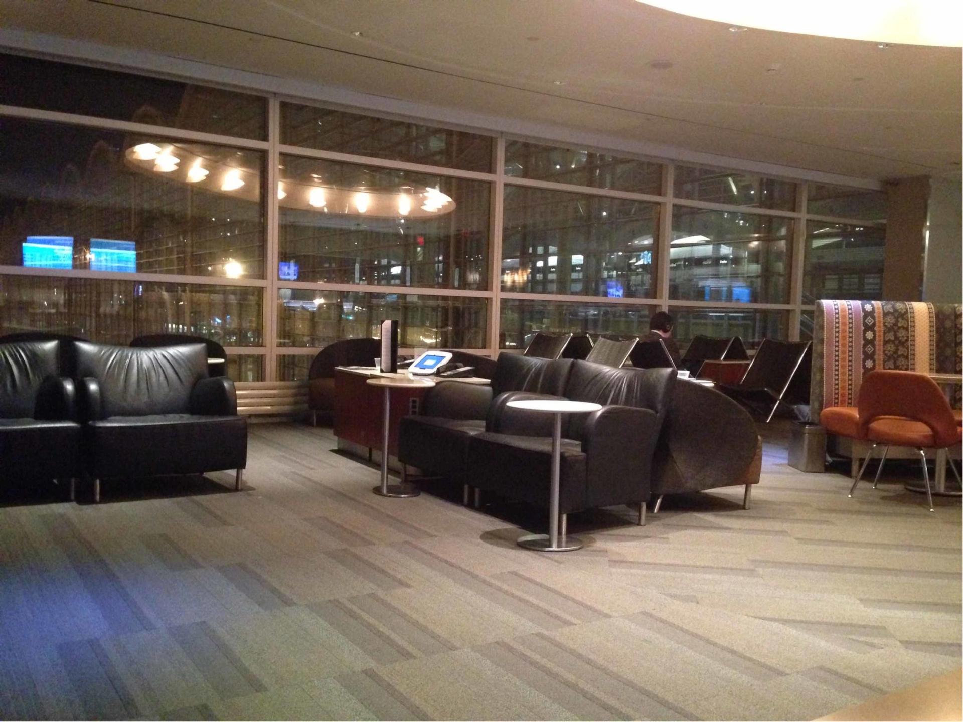 American Airlines Admirals Club image 3 of 22