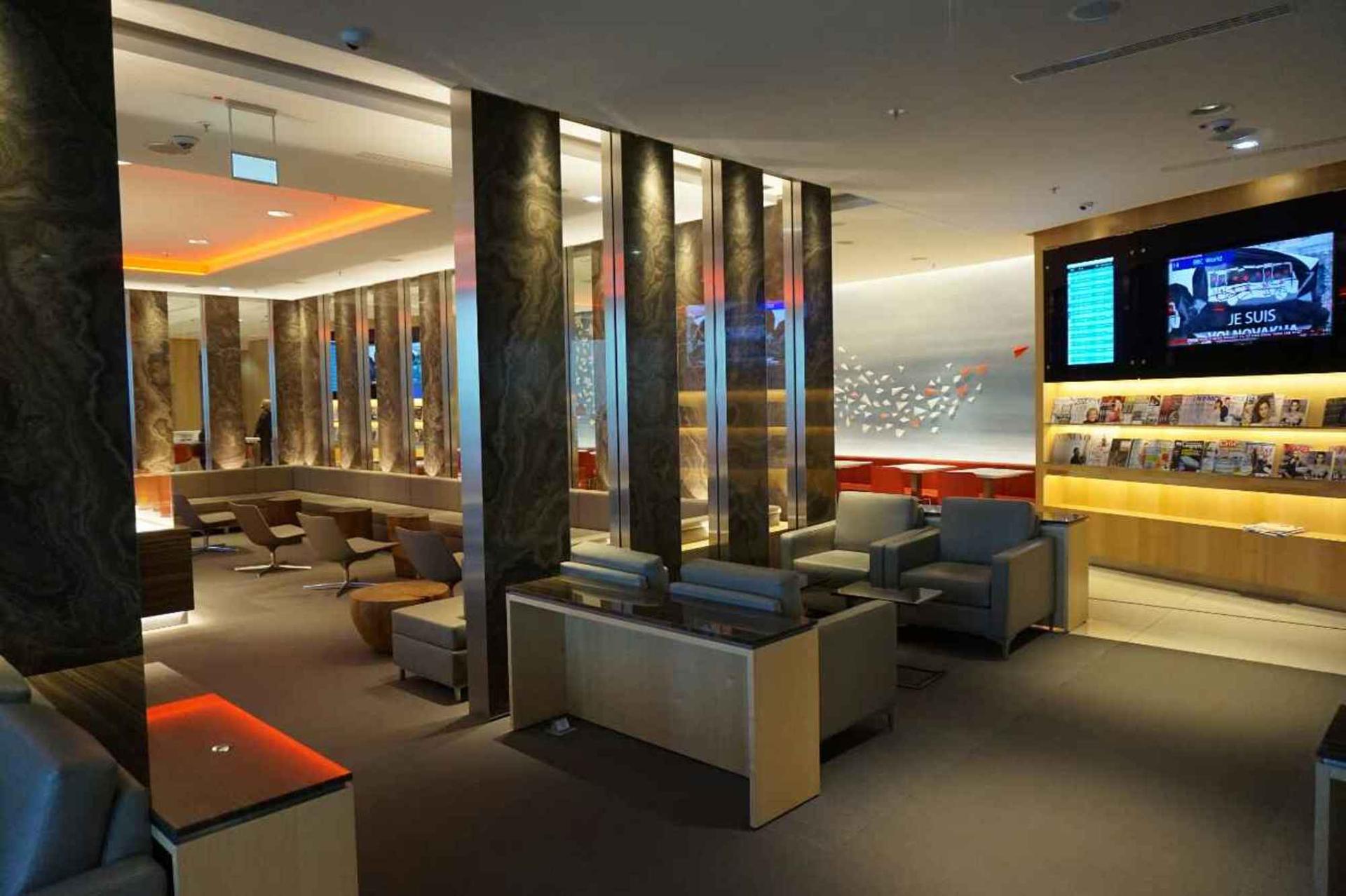 Air Canada Maple Leaf Lounge (Non-Schengen) image 5 of 31