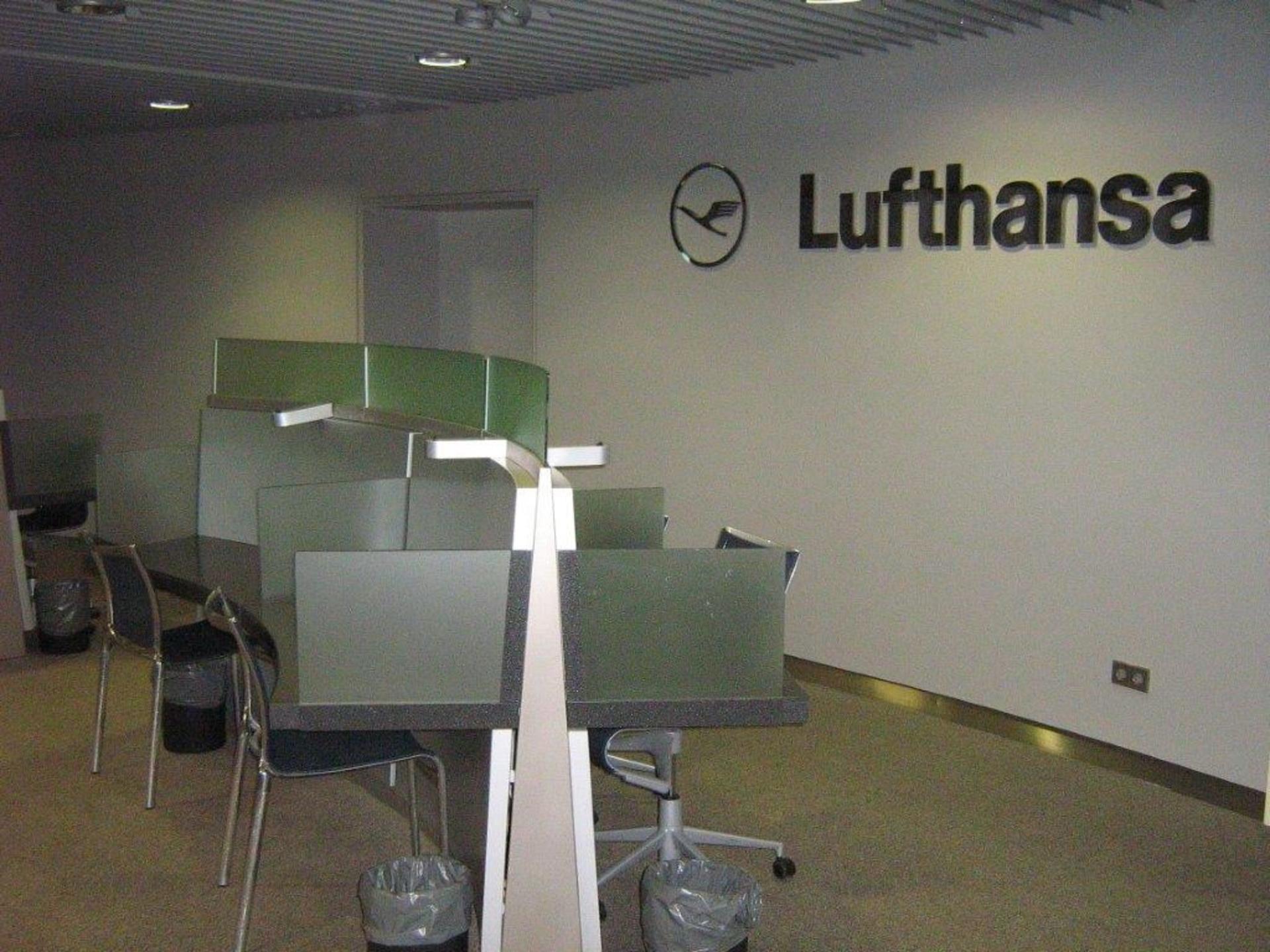 Lufthansa Business Lounge image 12 of 22