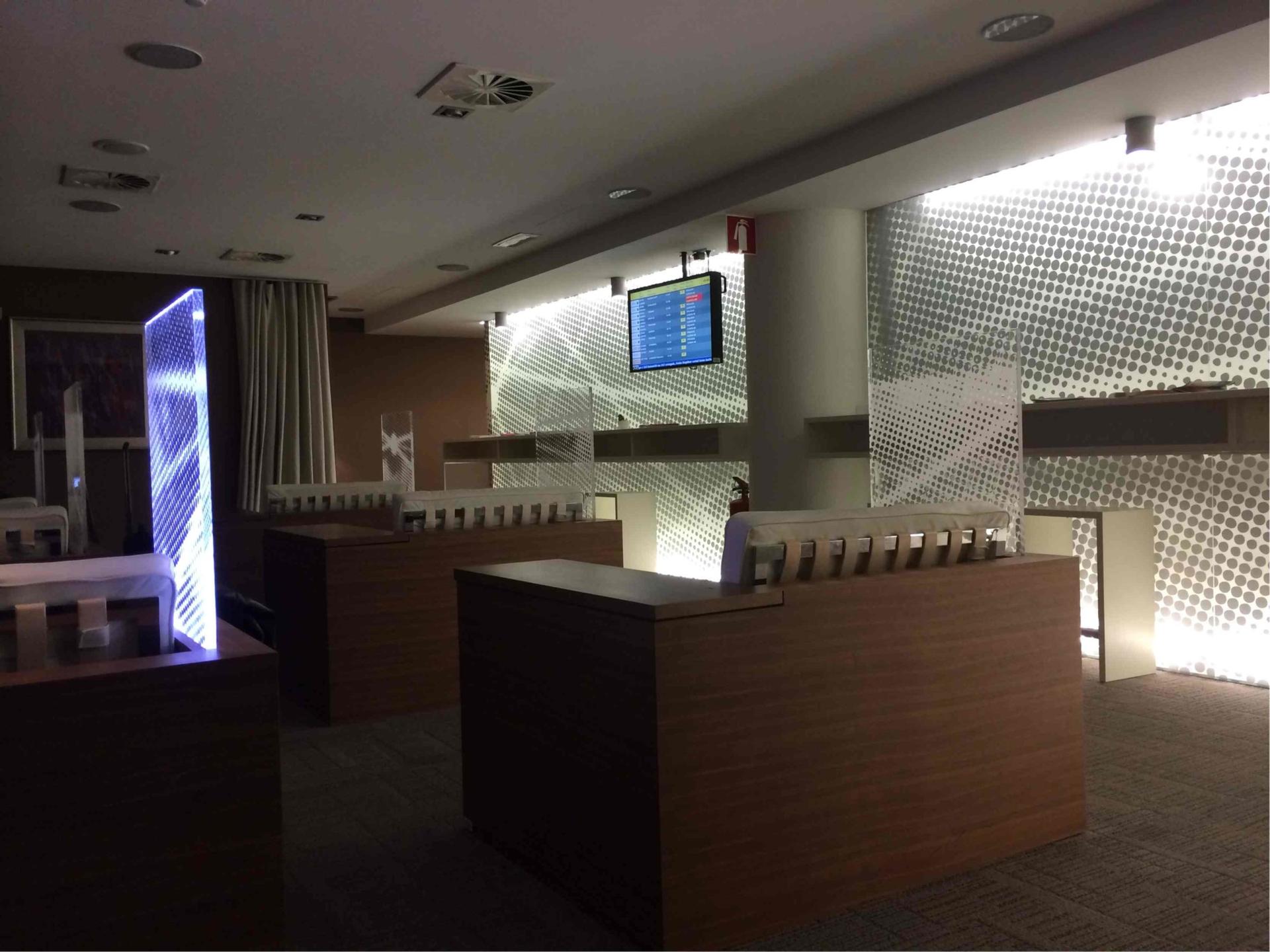 Business Lounge image 8 of 41