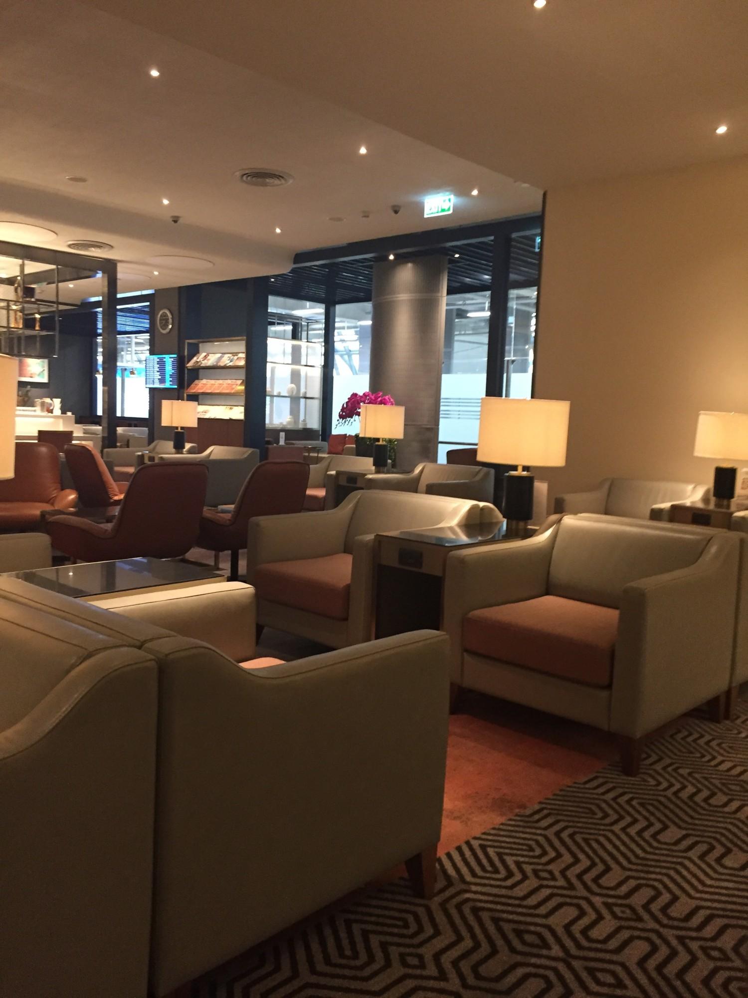 Singapore Airlines SilverKris Business Class Lounge  image 7 of 16