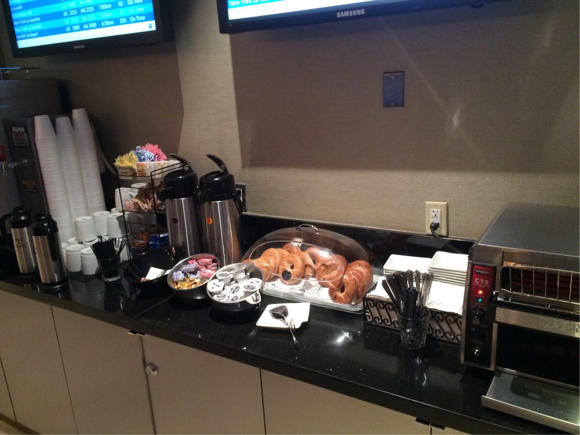 American Airlines Admirals Club image 5 of 22