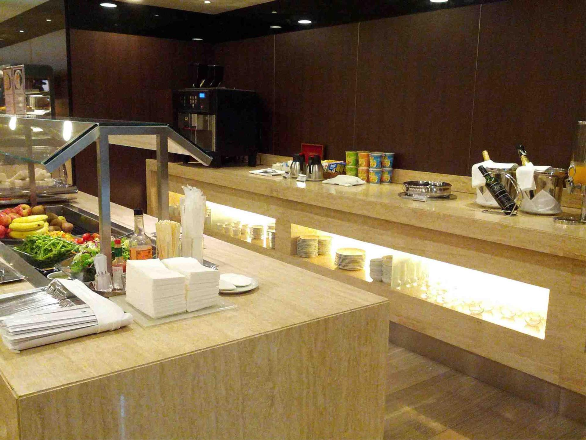 Singapore Airlines SilverKris Business Class Lounge image 6 of 68
