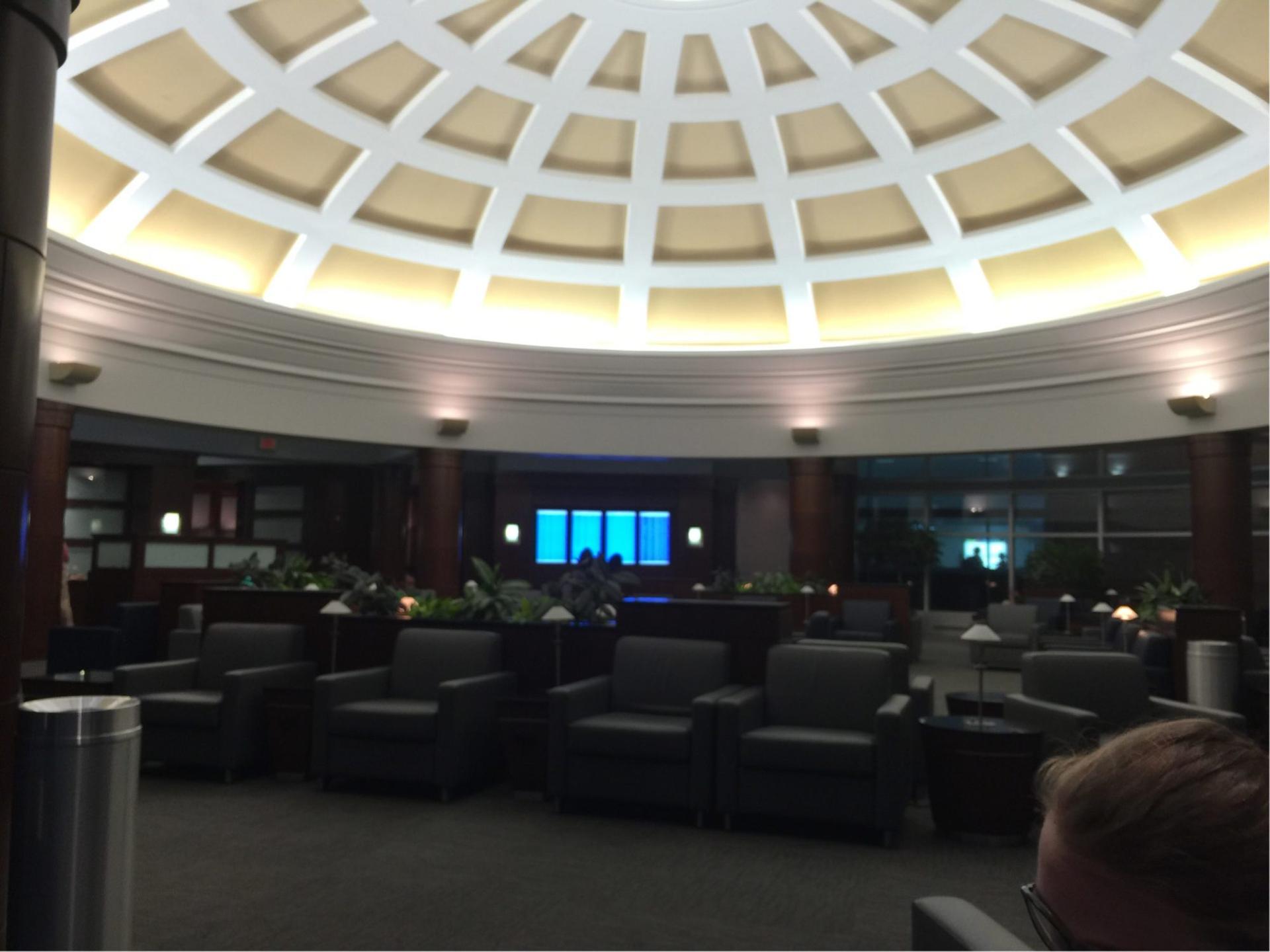 American Airlines Admirals Club image 19 of 37