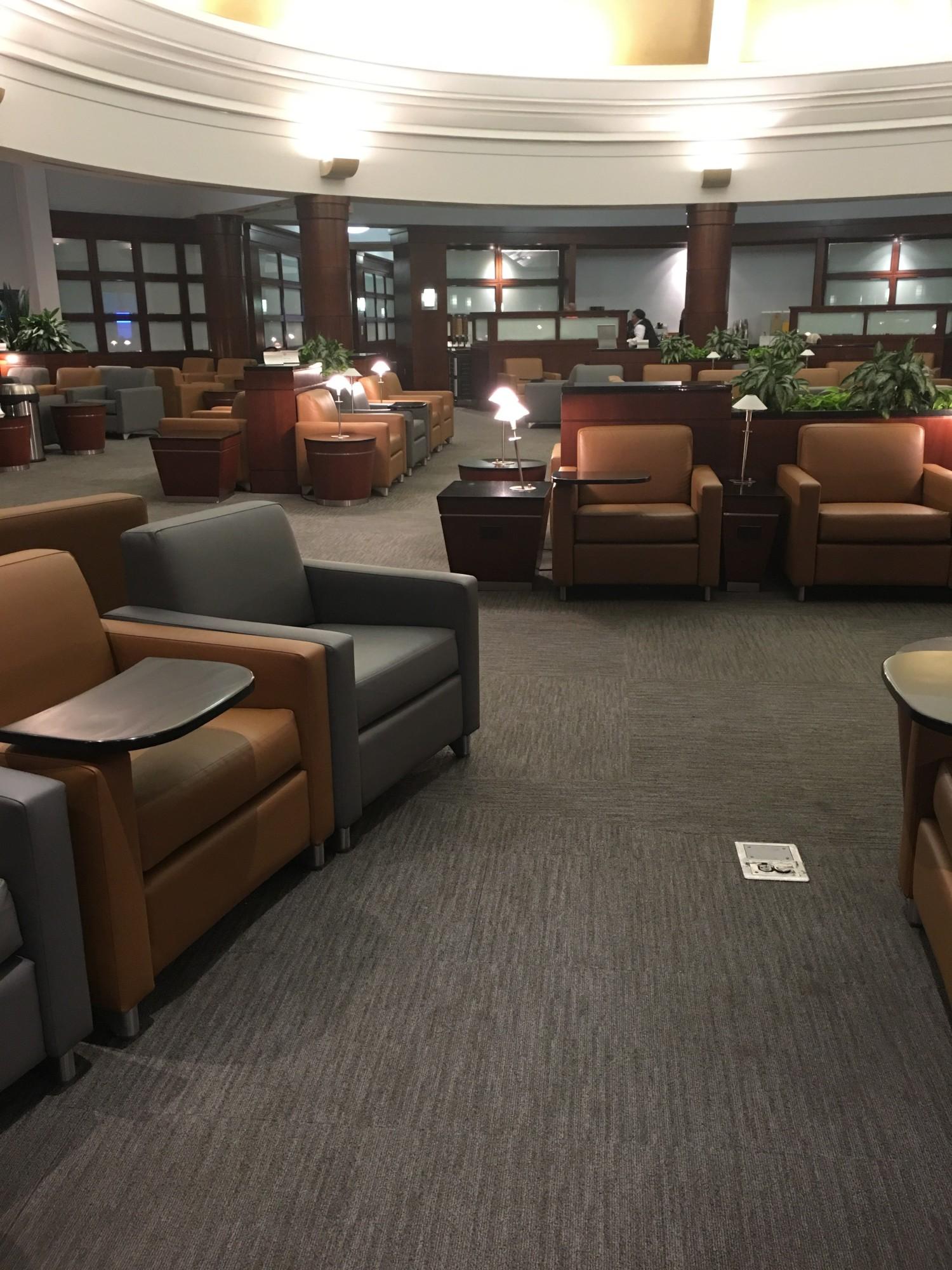 American Airlines Admirals Club image 36 of 37