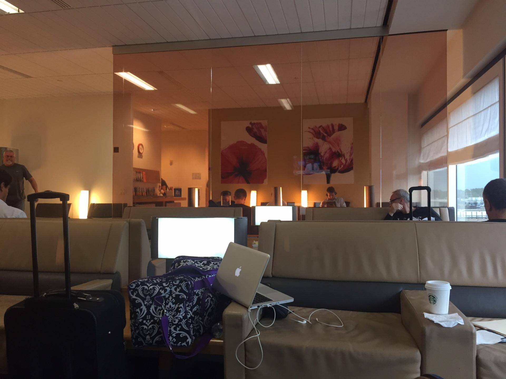 Air France Lounge image 10 of 31