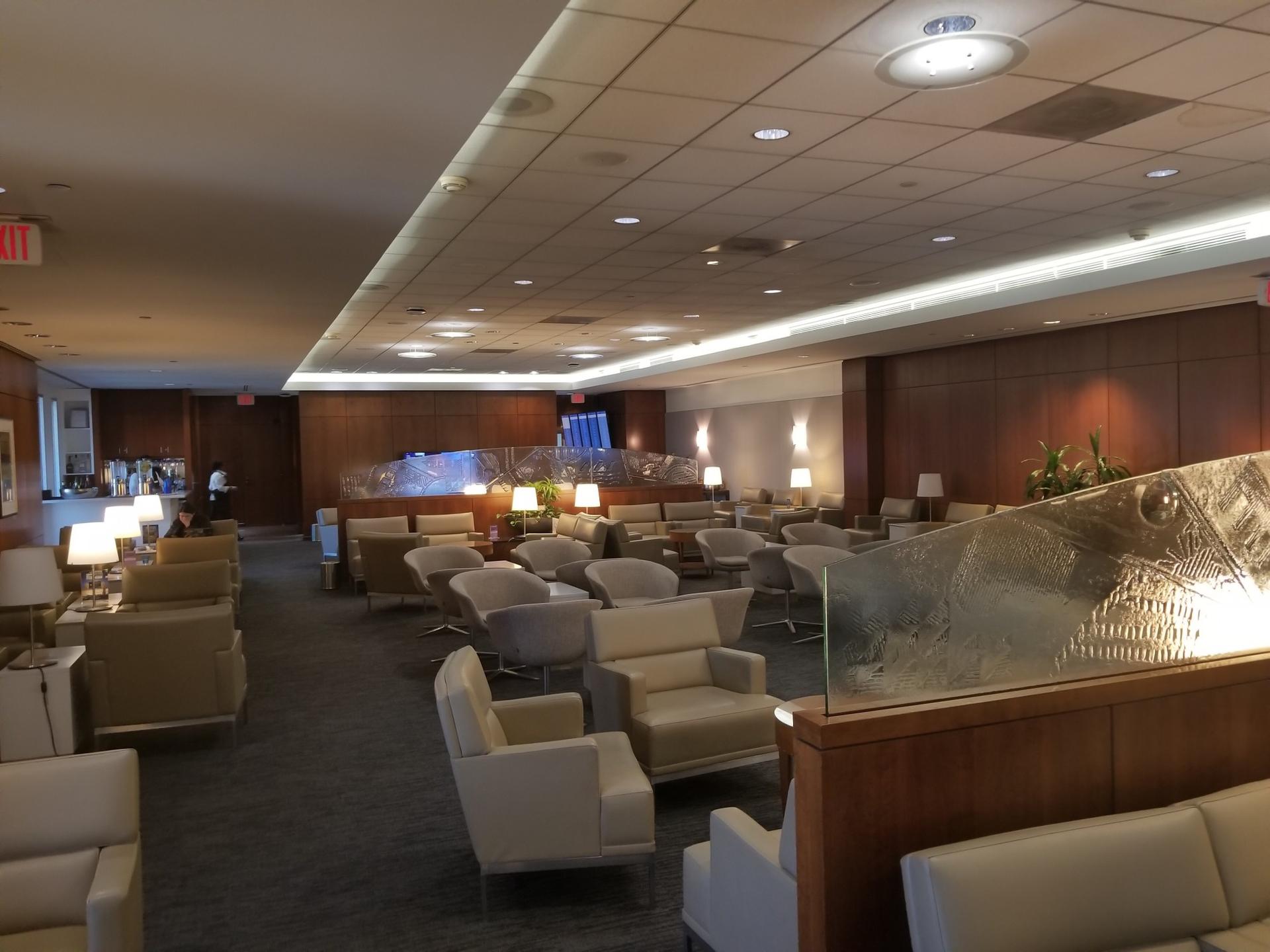 United Airlines United Club (Gate C4) image 3 of 3