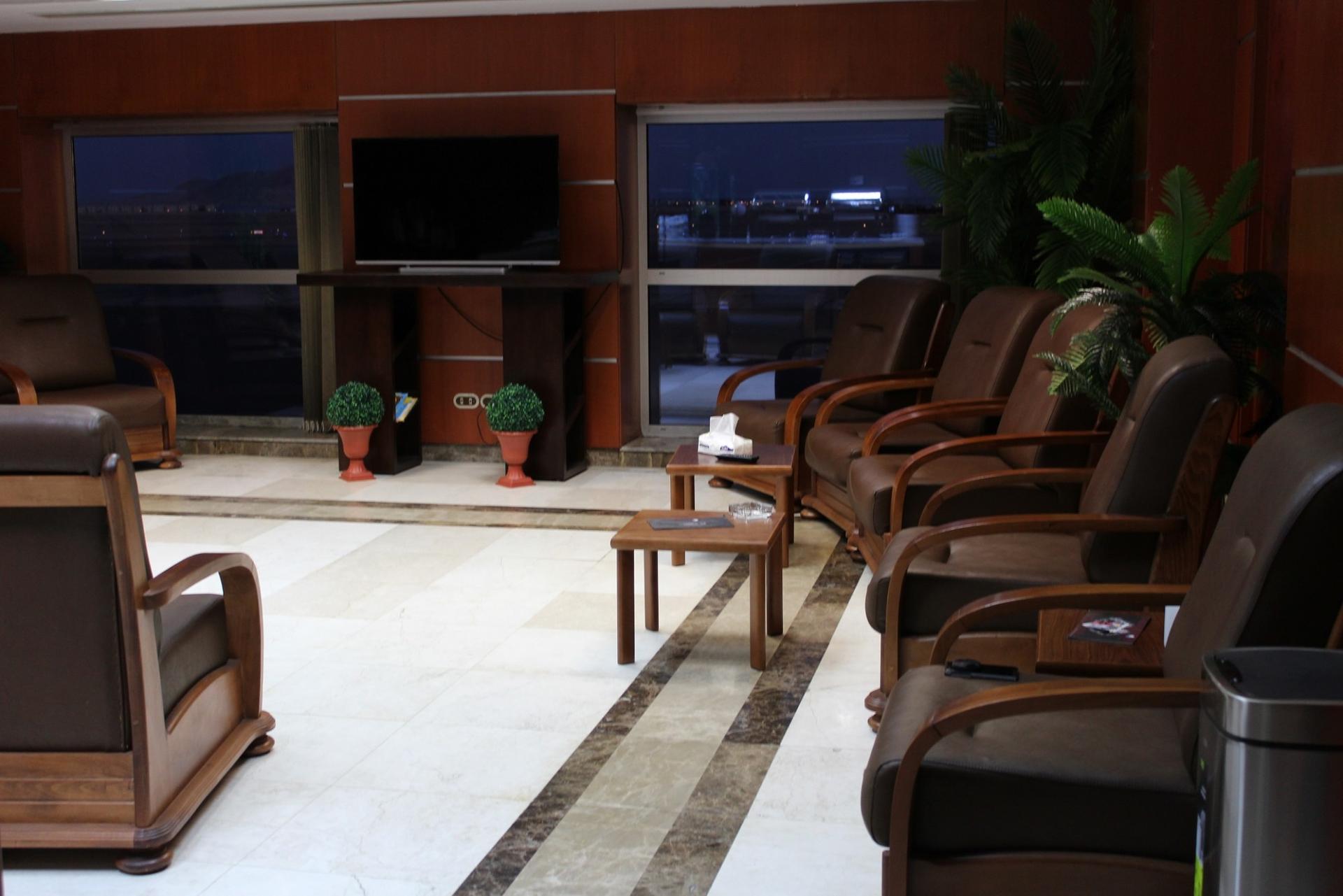 Pearl Lounge (Terminal 2) image 2 of 8