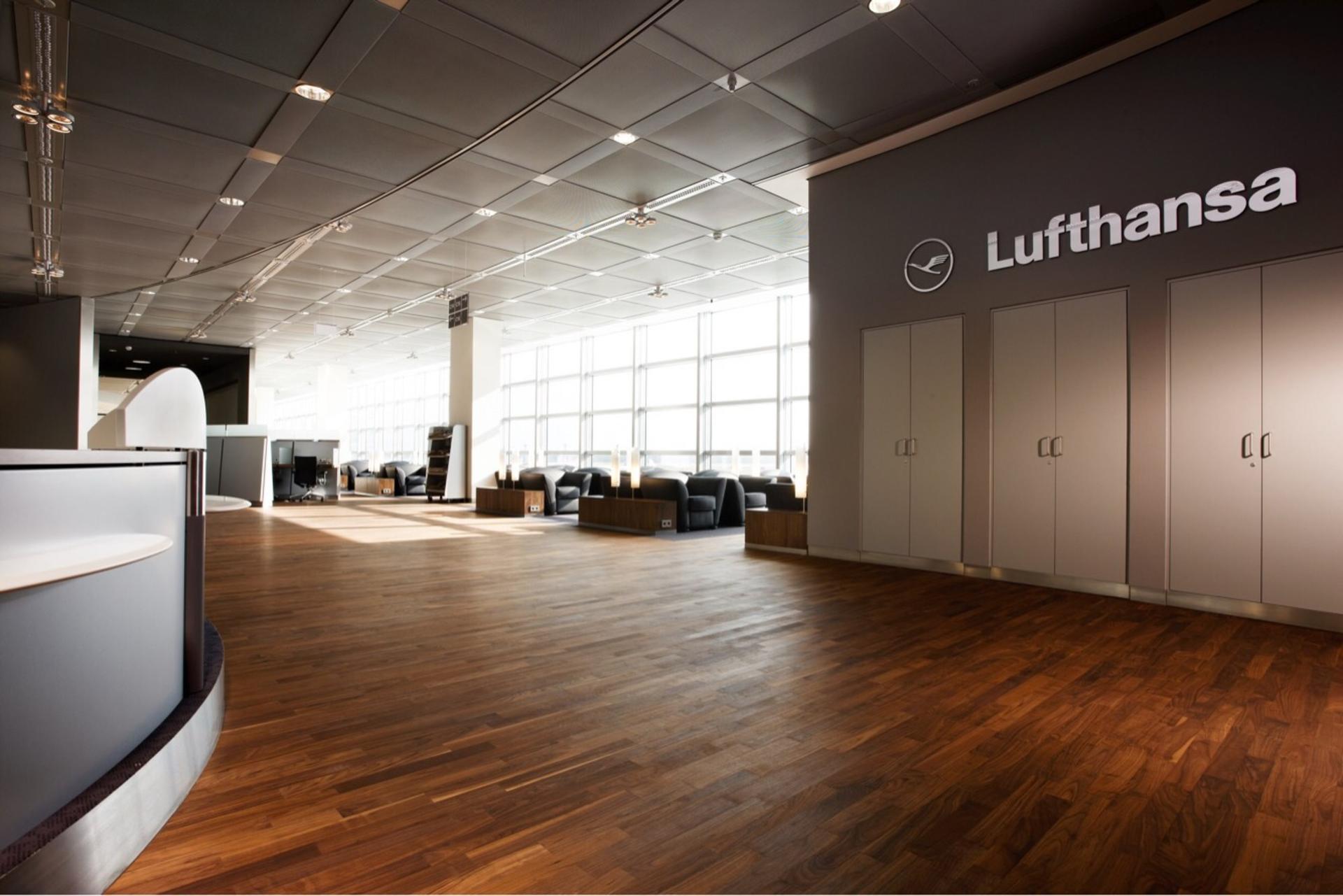 Lufthansa Senator Lounge (Non-Schengen, Gate C15)  image 10 of 16