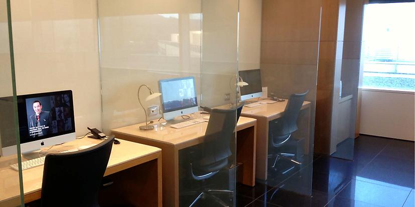 Cathay Pacific First and Business Class Lounge 