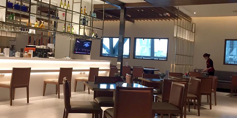Singapore Airlines SilverKris Business Class Lounge  image 3 of 5