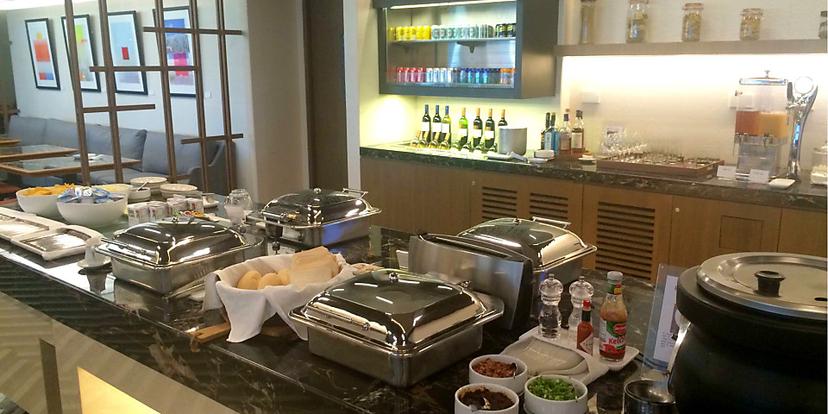 Singapore Airlines SilverKris Lounge image 3 of 5
