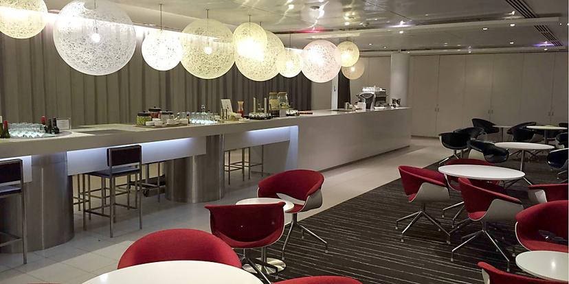 Qantas Airways International Business Lounge