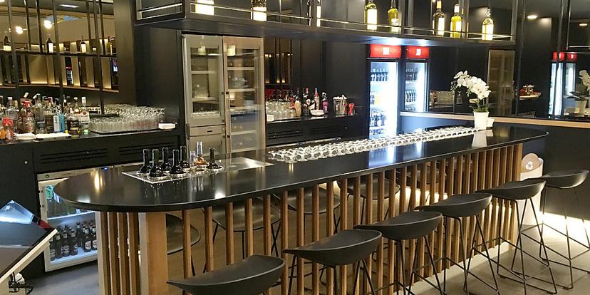 Iberia Dali Lounge