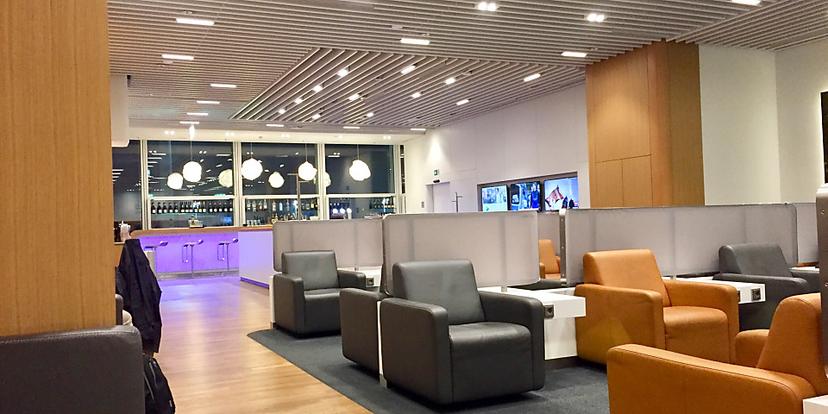 Lufthansa Business Lounge (Non-Schengen) image 4 of 5