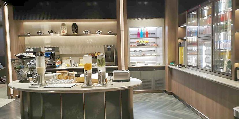 Singapore Airlines SilverKris First Class Lounge image 3 of 5
