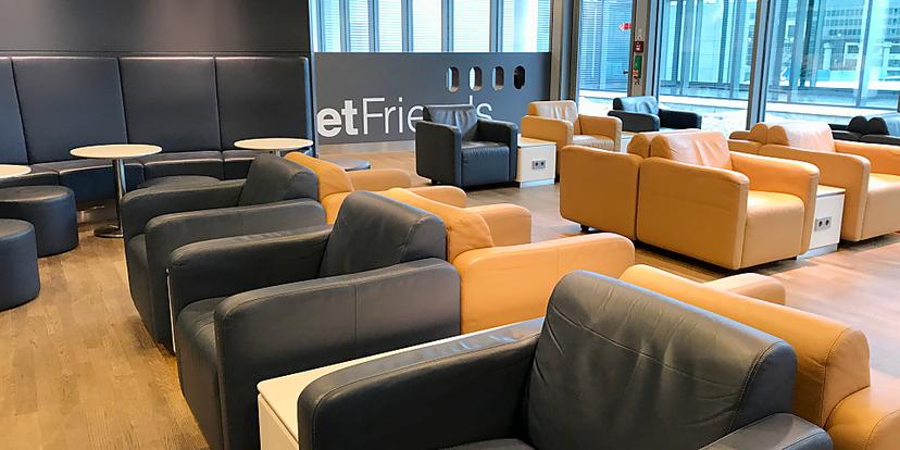 Lufthansa Business Lounge (Non-Schengen, Gates B44-B48)